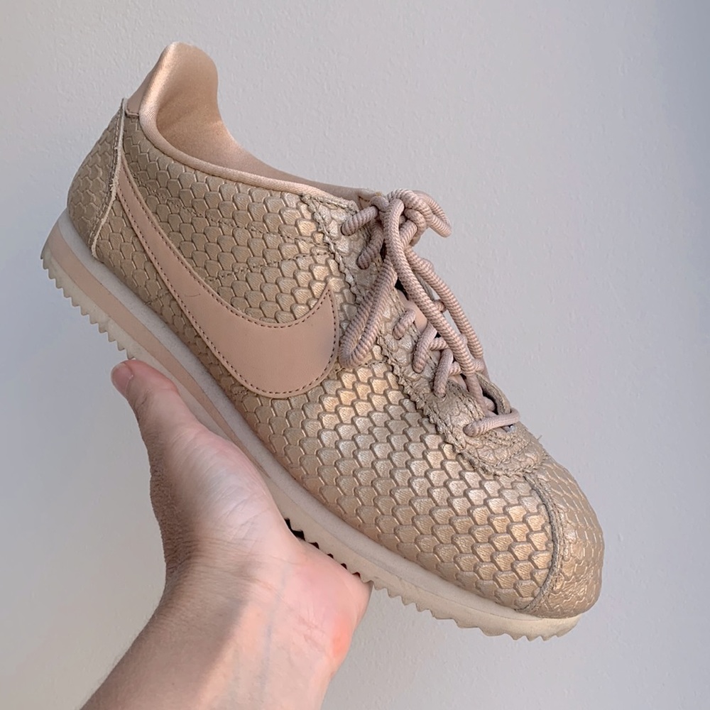 Nike Women’s Classic Cortez in Gold Metallic Anaconda Size US 8.5